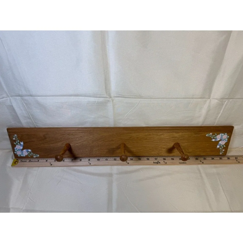 VTG Wooden 3 Peg Wall Mount Coat Hat Rack Floral Country Farmhouse Cottage 26